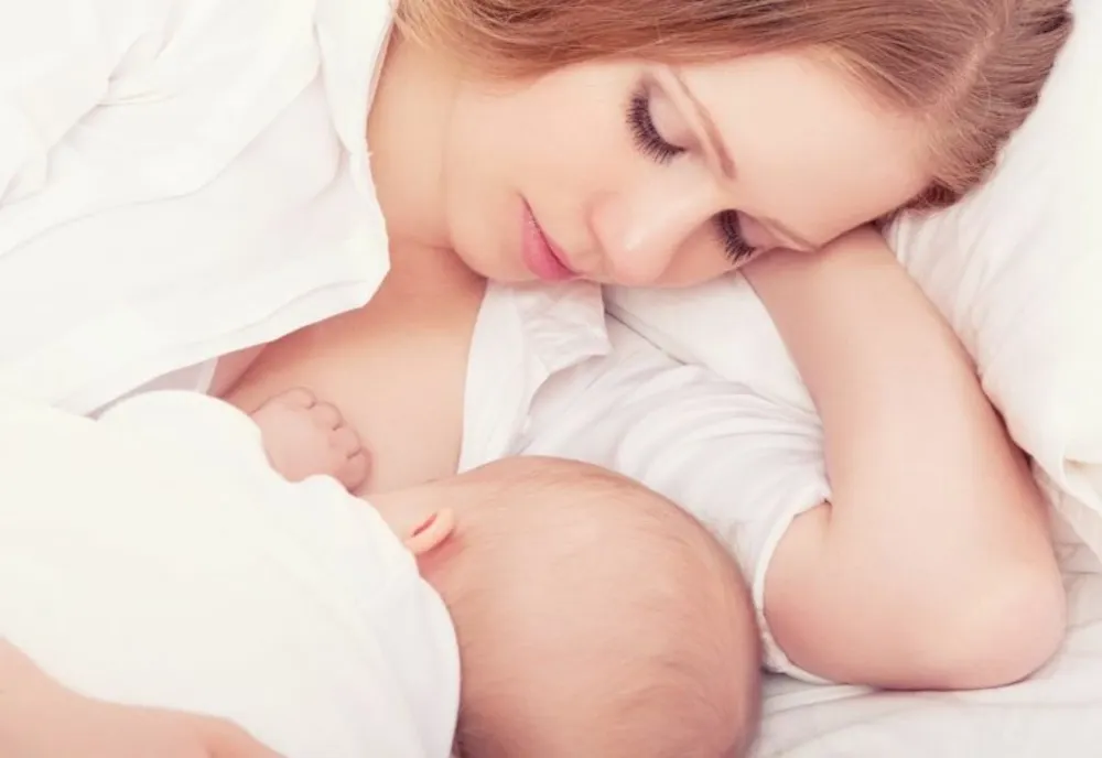 Ar trebui ca femeile care alăptează să se vaccineze împotriva coronavirusului? Ce spune OMS