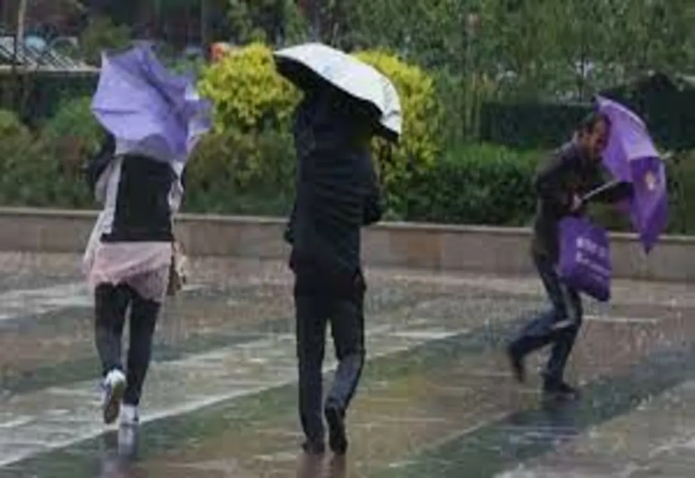 Vremea se răcește considerabil, vor fi ploi și maxime de 25-29 de grade în unele regiuni. Prognoza meteo ANM pentru 2 săptămâni