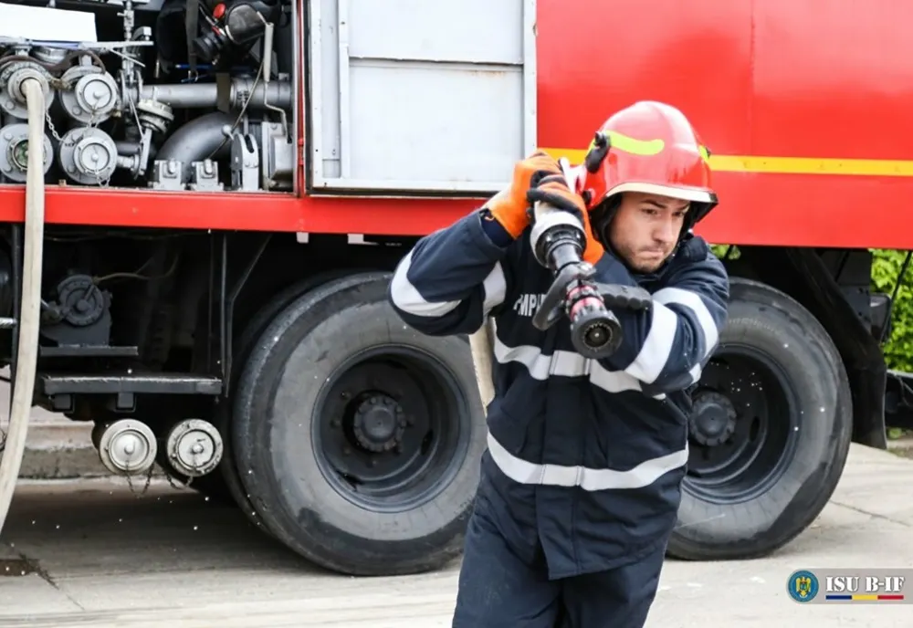 Explozie într-o locuinţă din Hunedoara: Un bărbat a fost găsit inconştient