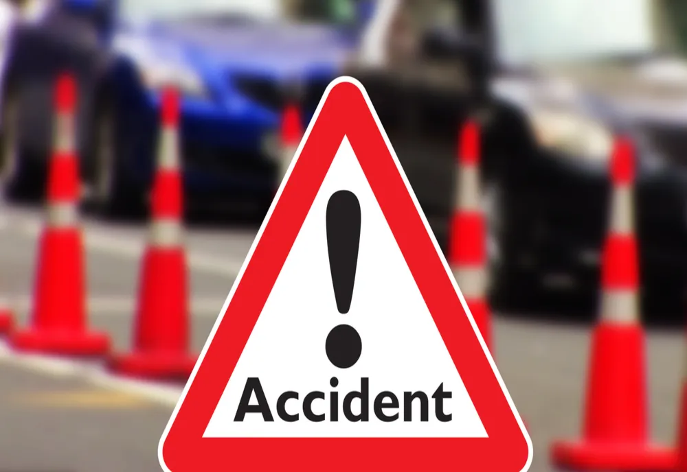 Accident grav în Iași. Şase persoane au fost transportate la spital