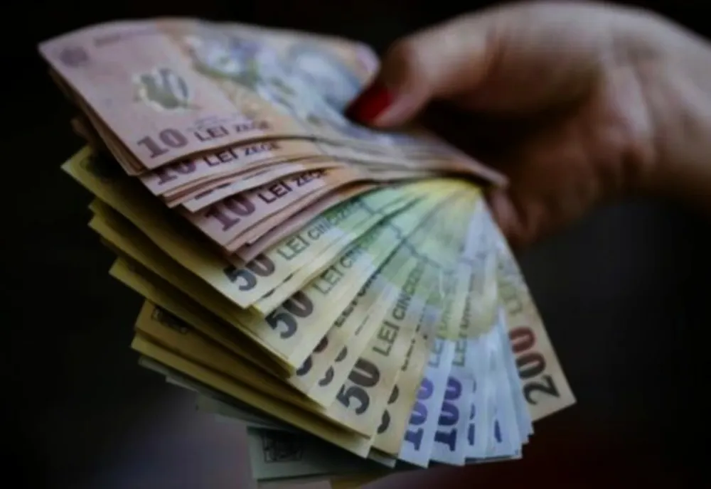 Vești bune pentru acești români! Salarii mai mari în februarie, pentru o categorie de angajaţi
