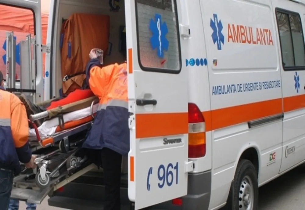 Adolescent înjunghiat în faţa blocului, la Constanţa