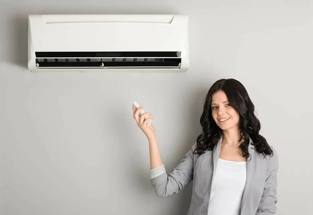LA CE TEMPERATURĂ SE ȚINE AERUL CONDIȚIONAT PENTRU A FACE ECONOMIE LA FACTURA DE ELECTRICITATE