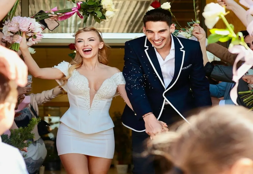 Cum arată cele 4 rochii de mireasă purtate de Andreea Bălan în ziua nunții cu Victor Cornea