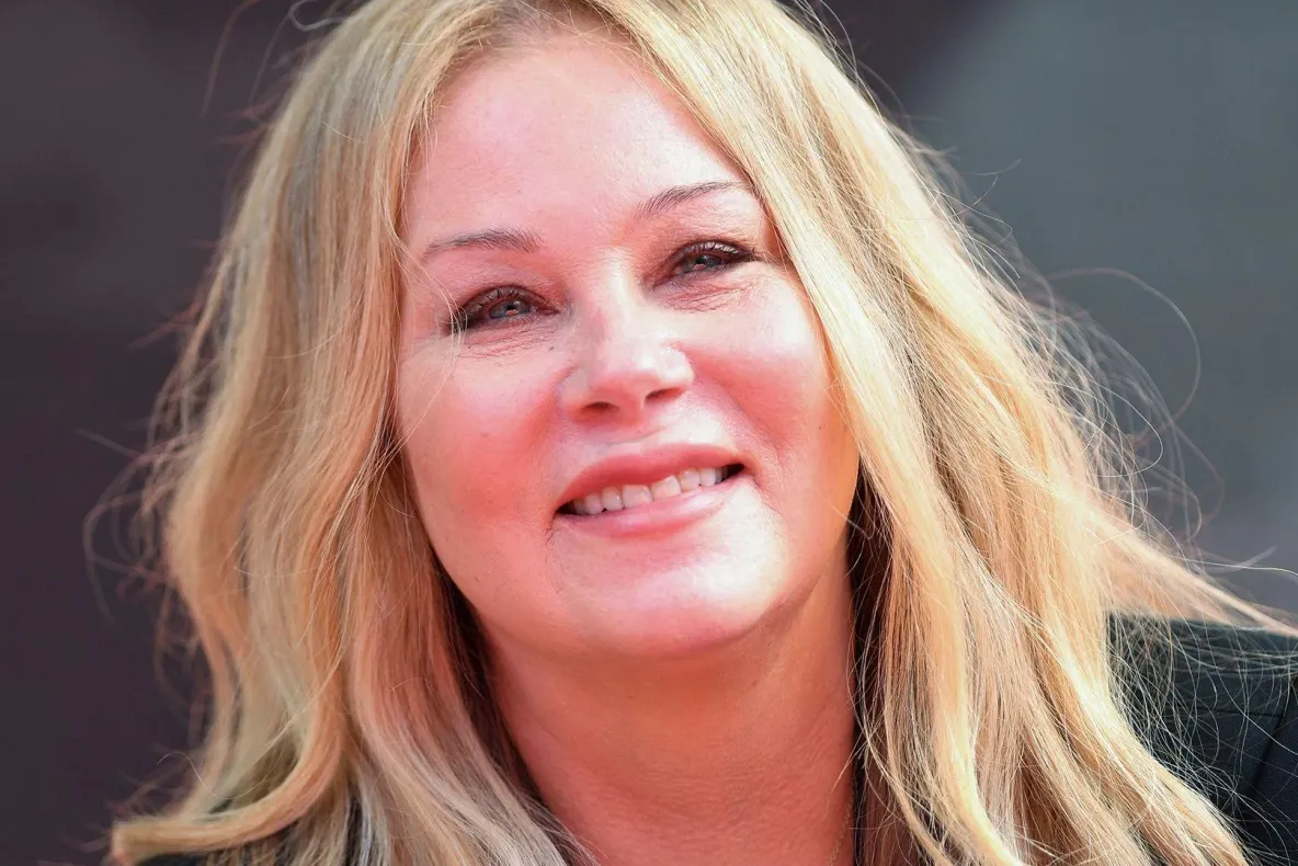 Christina Applegate spune că a fost diagnosticată greşit cu scleroză multiplă