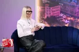 Podcasturile REALITATEA – Ceva-n PLUS. Andreea Simona Sîrbu, în premieră la Realitatea Plus: secretele designului vestimentar