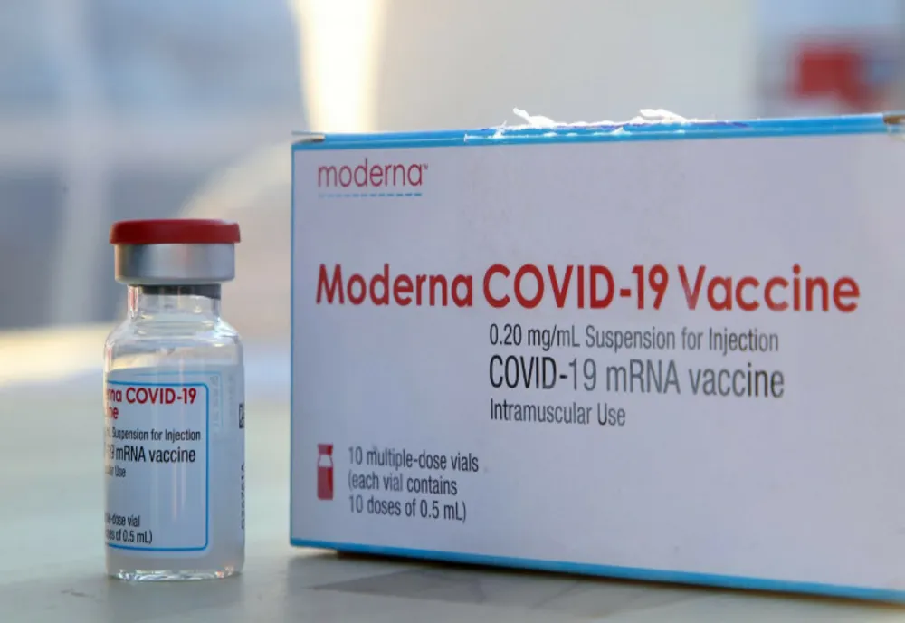 Vești noi de la Moderna! Ce se întâmplă cu vaccinurile anti-COVID după apariția variantei Omicron