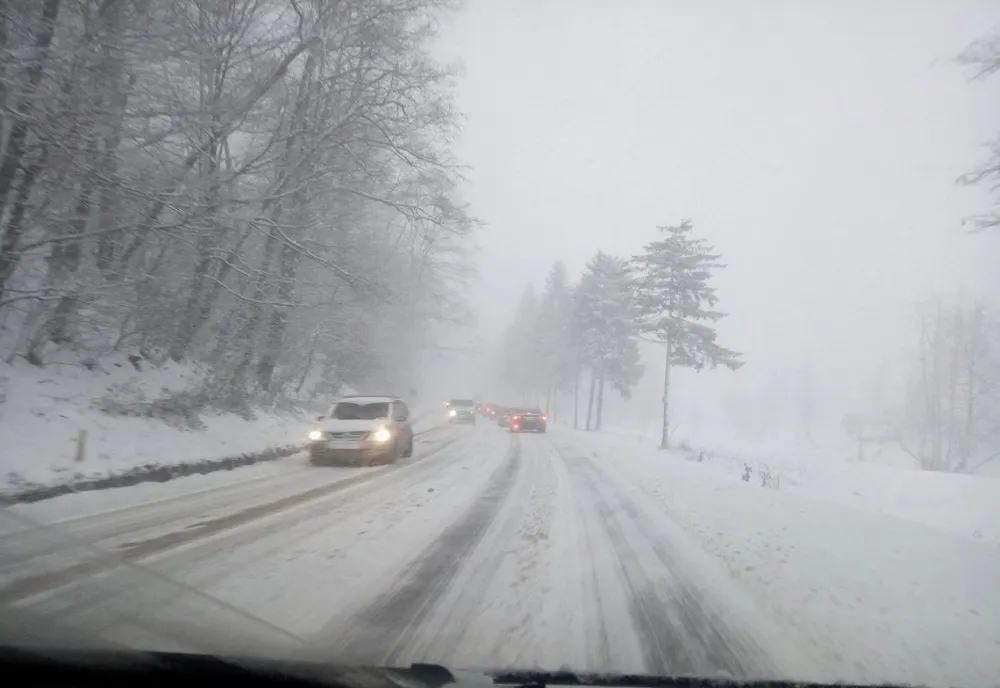 Meteorologii au anunțat ninsori în vestul țării
