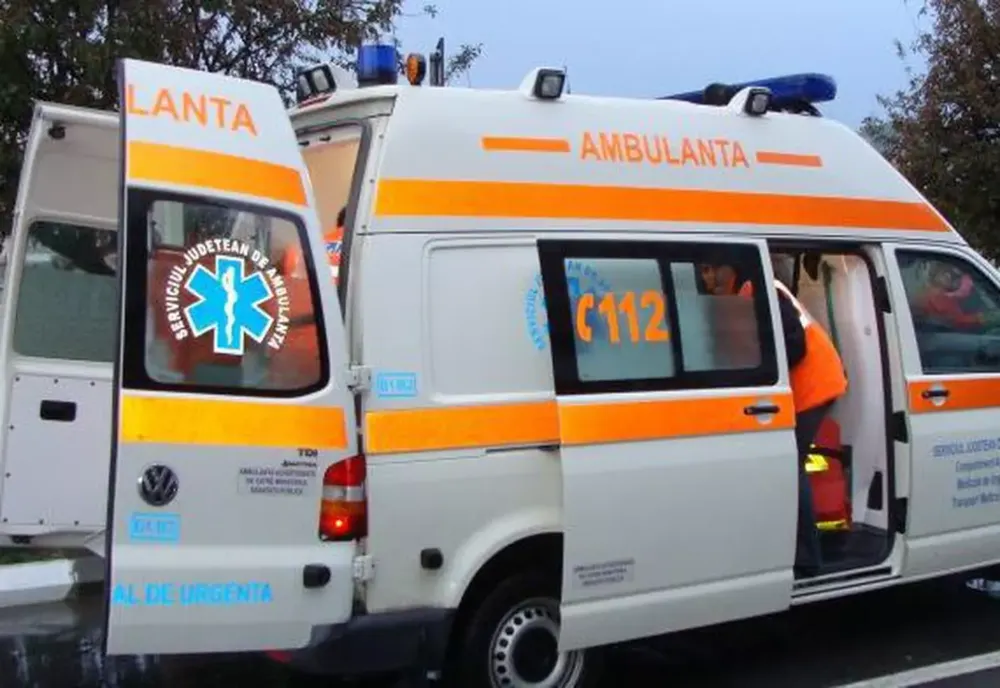 Accident grav între Roman şi Târgu Frumos: Doi adulţi şi doi copii au murit