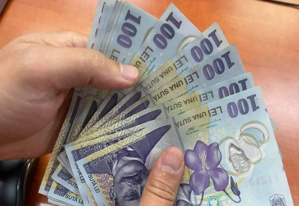 Unde se duc banii pe timp de austeritate. Lista cu cele mai aberante sporuri la stat
