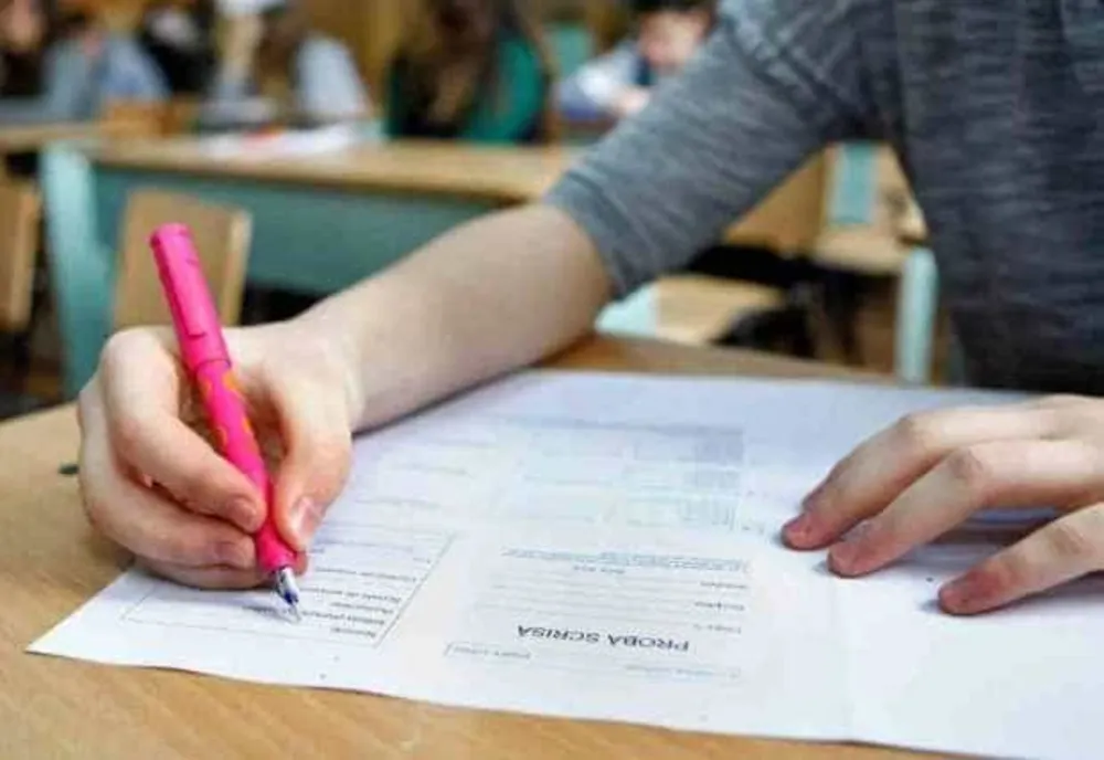 Evaluarea Națională continuă cu proba la Matematică