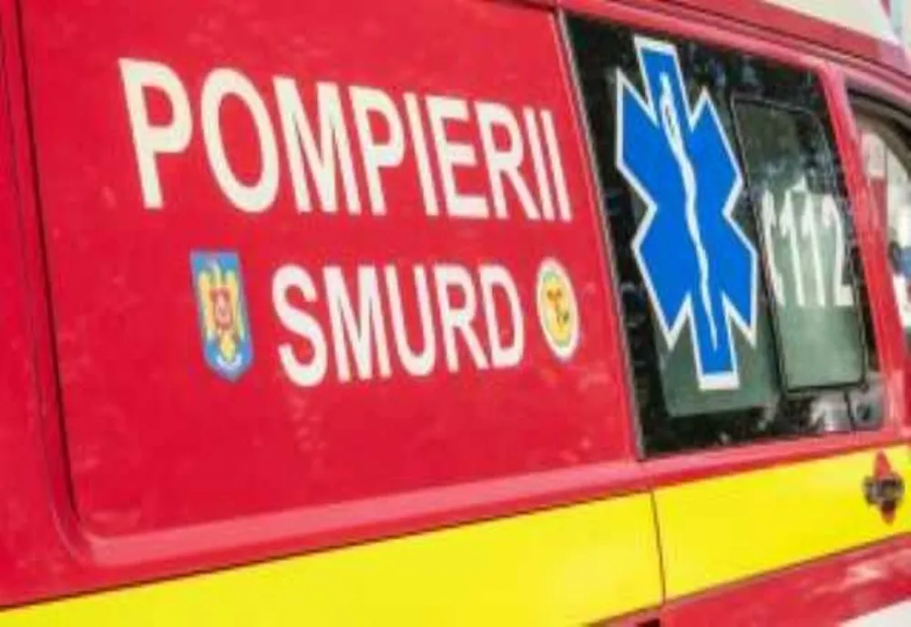 Fetiță de 12 ani, grav rănită după ce a fost lovită de o mașină pe trotuar