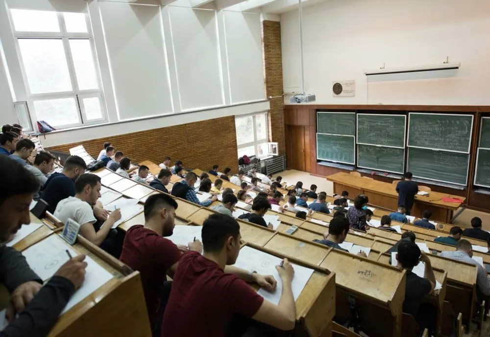 Topul facultăților care oferă cele mai mari șanse de angajare
