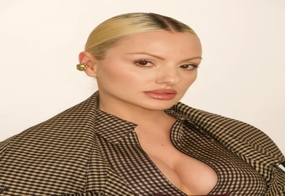 Alexandra Stan este însărcinată! Primele imagini cu burtica de gravidă