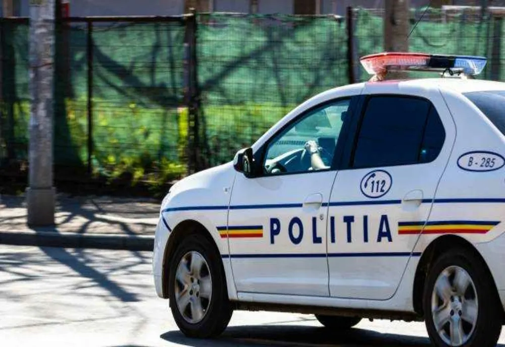 Rețea destructurată de polițiști: autoturisme de lux furate din Europa, revândute în România