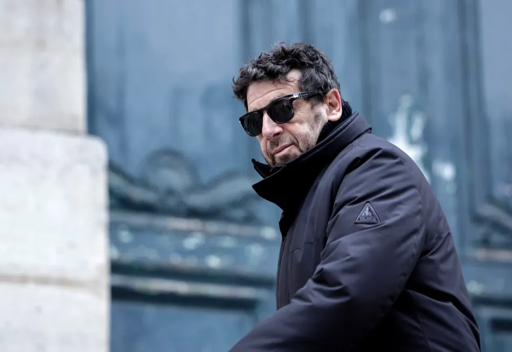 Celebrul cântăreț francez Patrick Bruel, reținut pentru acuzații de viol și agresiune sexuală