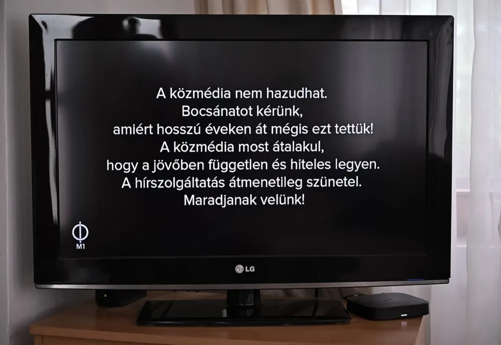 „Am mințit timp de mai mulți ani”. Televiziunea publică din Ungaria și-a oprit știrile și și-a cerut scuze