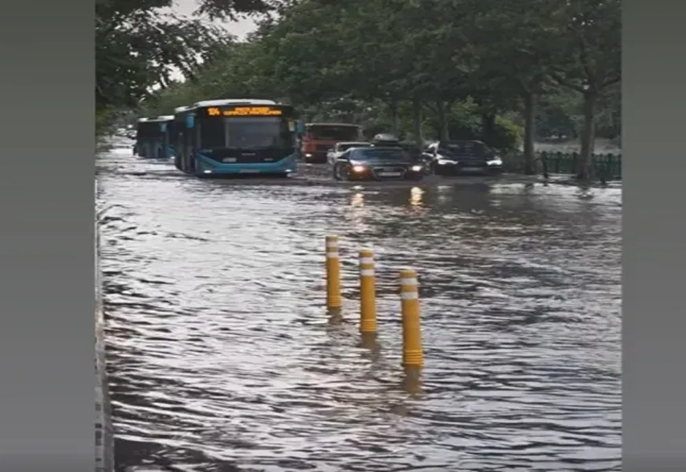 LIVE Bucureștenii, prinși în haosul de după furtună: trafic paralizat și transport public dat peste cap