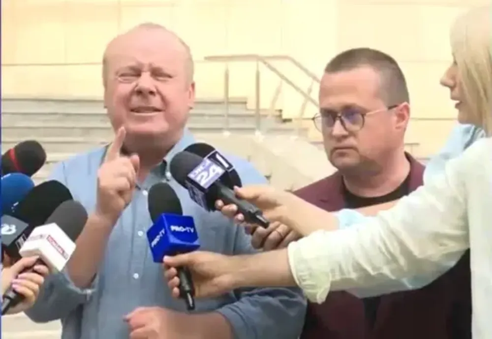 Proces întârziat în dosarul lui Viorel Pașca: avionul în care se află șeful azilelor ilegale are întârziere