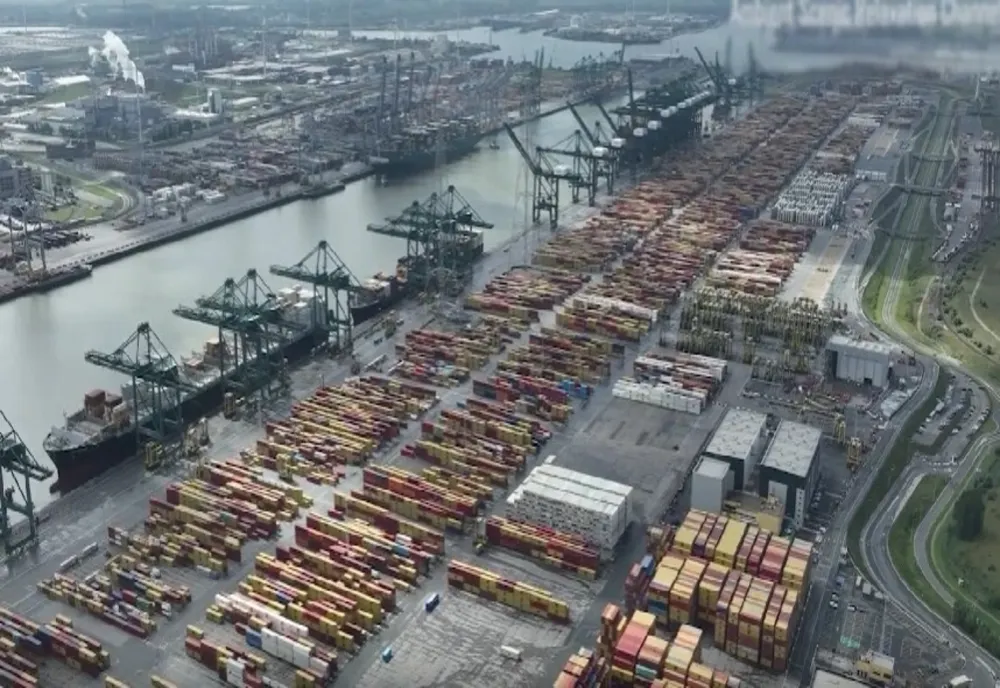 Scurgere toxică în al doilea cel mai mare port din Europa. Peste 150 de oameni au ajuns la spital