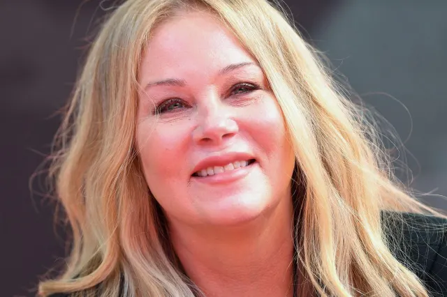 Christina Applegate spune că a fost diagnosticată greşit cu scleroză multiplă