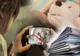 Percheziţii în Dâmboviţa la persoane bănuite de pornografie infantilă. O persoană a fost arestată preventiv