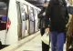 Șpagă de 7.500 de euro pentru ocuparea unui post de mecanic la metrou, în București. Trei persoane au fost arestate